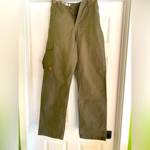 Fjaelraven classic hiking pants